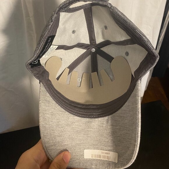 Mercedes-Benz Two-Tone Cap – Unisex & Never Worn! - Picture 4 of 6